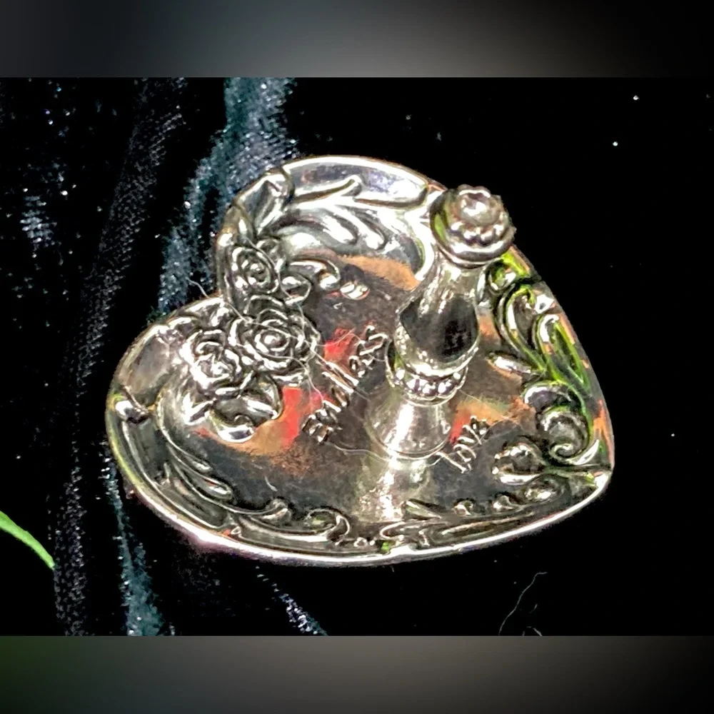 Vintage Endless Love Ring Holder - Picture 4 of 7